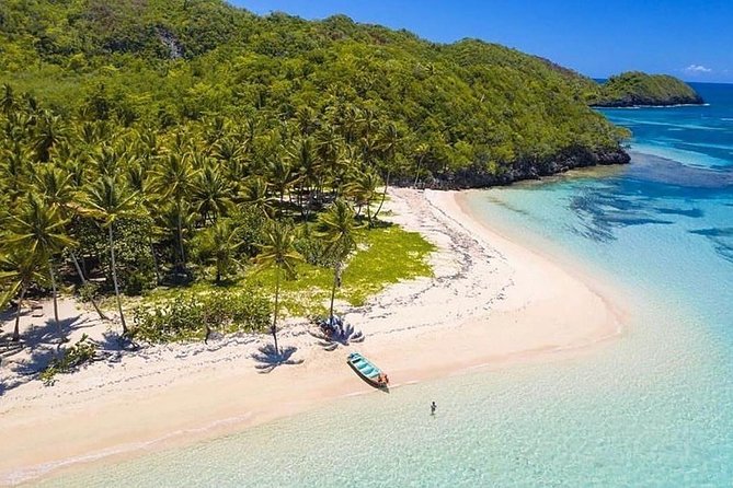 Ermitaño Beach by Boat
